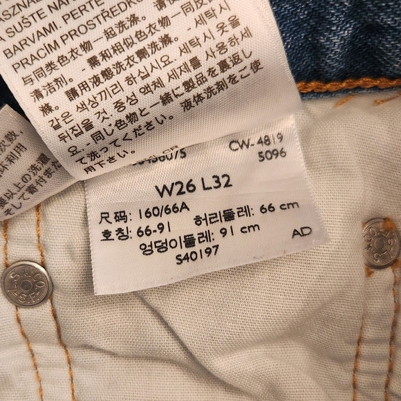 Levi's 501 Button Fly Lightly Distressed Jeans Size 26 - Picture 9 of 9